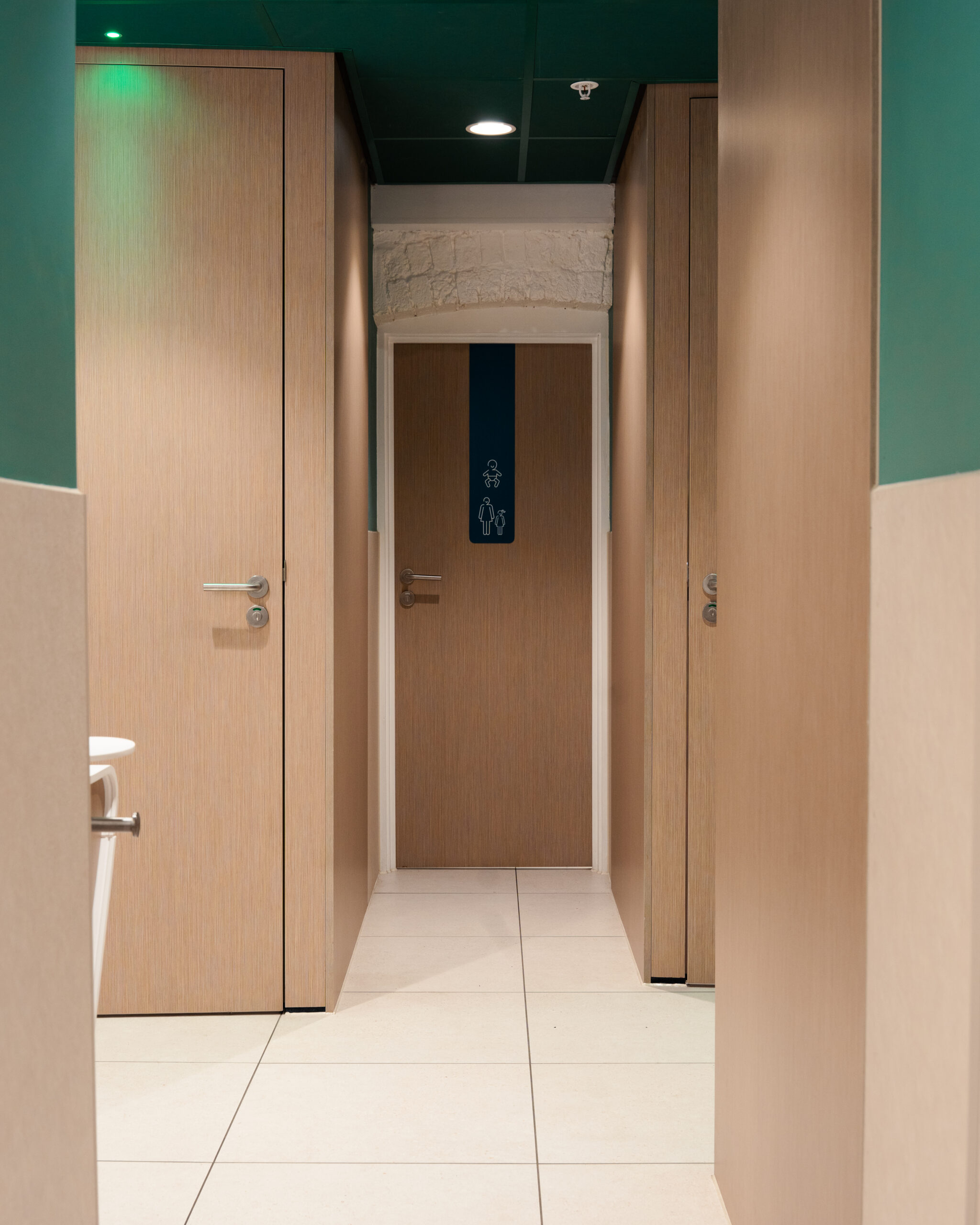 2theloo fit out by Carter Newlove Interiors